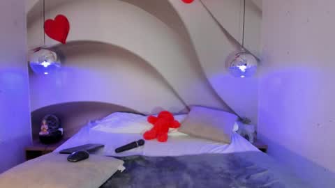 Snapshot of maxim_walker chatting on 02/18/25, 06:04 maxim online show from 02/18/25, 06:04