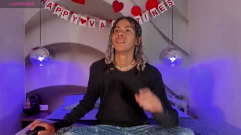 Snapshot of maxim_walker chatting on 02/20/25, 03:01 maxim online show from 02/20/25, 03:01