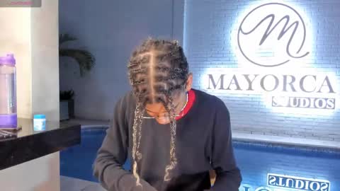 Snapshot of maxim_walker chatting on 02/22/25, 03:12 maxim online show from 02/22/25, 03:12