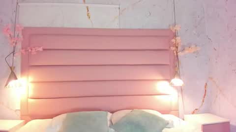 Snapshot of maxim_walker chatting on 09/15/25, 02:22 maxim online show from 09/15/25, 02:22