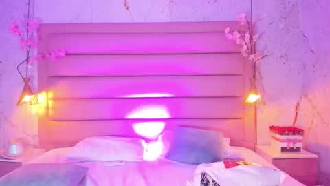 Snapshot of maxim_walker chatting on 09/23/25, 02:36 maxim online show from 09/23/25, 02:36