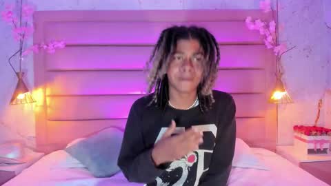 Snapshot of maxim_walker chatting on 09/24/25, 03:21 maxim online show from 09/24/25, 03:21