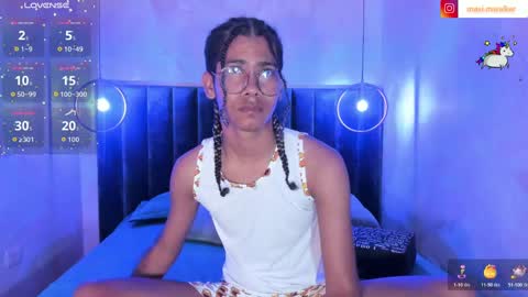 Snapshot of maxim_walker chatting on 10/23/25, 03:06 maxim online show from 10/23/25, 03:06