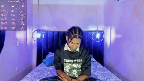 Snapshot of maxim_walker chatting on 11/10/25, 03:05 maxim online show from 11/10/25, 03:05