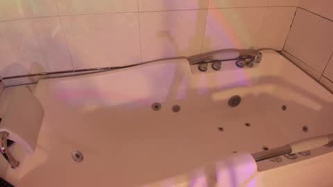 Snapshot of maxim_walker chatting on 11/29/25, 05:54 maxim online show from 11/29/25, 05:54