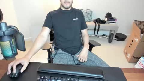 Snapshot of maximal91 chatting on 12/02/25, 03:29 maximal91 online show from 12/02/25, 03:29