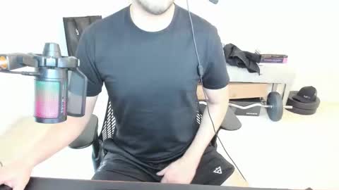 Snapshot of maximal91 chatting on 02/27/26, 09:04 maximal91 online show from 02/27/26, 09:04