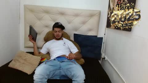 Snapshot of maximiliano_herrera chatting on 01/03/25, 07:29 Maximiliano Herrera online show from 01/03/25, 07:29