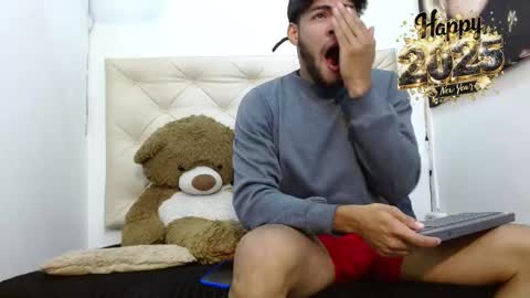 Snapshot of maximiliano_herrera chatting on 01/05/25, 03:02 Maximiliano Herrera online show from 01/05/25, 03:02