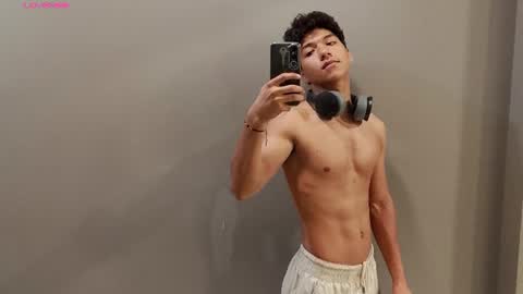 Maximiliano online show from 07/14/26, 12:33