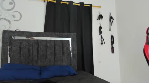 Maximiliano online show from 12/04/25, 07:44