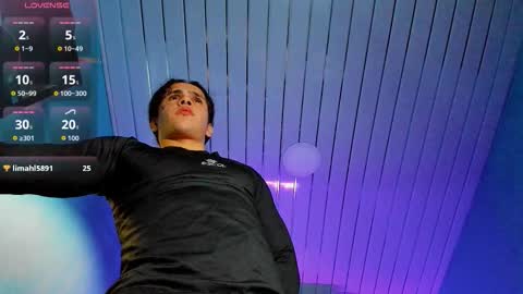 maximiliano_scoott_ online show from 09/12/25, 08:31