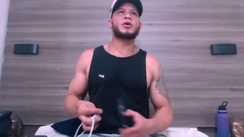 Snapshot of maximiliano_stronge chatting on 06/29/26, 09:04 Maximiliano online show from 06/29/26, 09:04