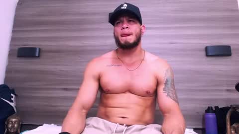Snapshot of maximiliano_stronge chatting on 07/11/26, 07:49 Maximiliano online show from 07/11/26, 07:49