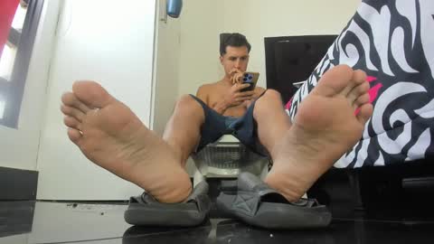 Snapshot of maximo__77 chatting on 11/07/25, 02:28 maximo__77 online show from 11/07/25, 02:28