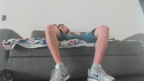 Snapshot of maximo__77 chatting on 11/22/25, 08:19 maximo__77 online show from 11/22/25, 08:19