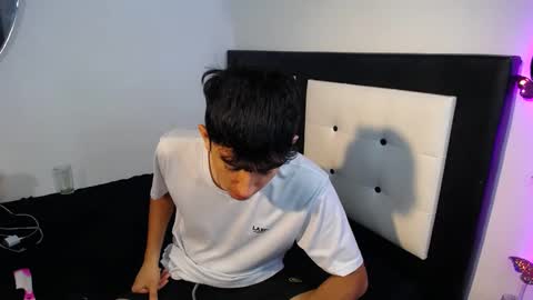 Snapshot of maximo_and_isa chatting on 09/14/25, 07:18 -- maximo and isa -- online show from 09/14/25, 07:18