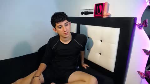 Snapshot of maximo_and_isa chatting on 10/06/25, 03:04 -- maximo and isa -- online show from 10/06/25, 03:04