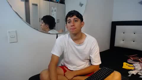 -- maximo and isa -- online show from 11/19/25, 04:01