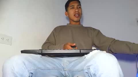 Maximo Aron Vega online show from 03/17/26, 10:13