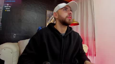 Maximo Wolf online show from 11/02/25, 08:00