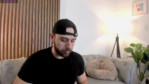 Maximo Wolf online show from 06/01/26, 08:10