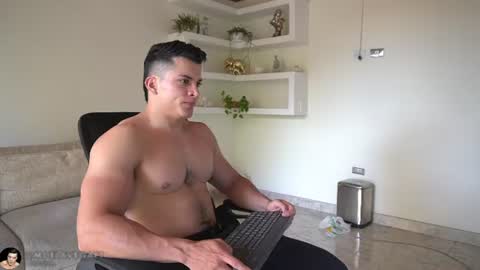 Snapshot of maximohoot chatting on 07/05/26, 05:31 Sebastian online show from 07/05/26, 05:31