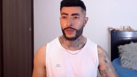 Independent Model online show from 12/24/24, 02:54