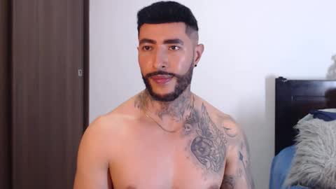 Independent Model online show from 12/25/24, 09:02