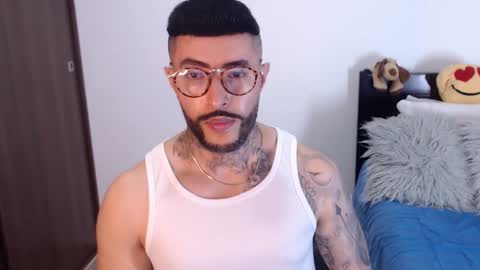 Independent Model online show from 01/12/25, 11:58