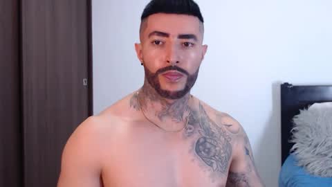 Independent Model online show from 01/22/25, 04:02