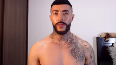 Independent Model online show from 02/19/25, 05:49