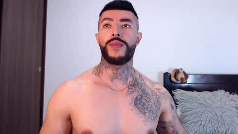 Independent Model online show from 02/25/25, 03:42