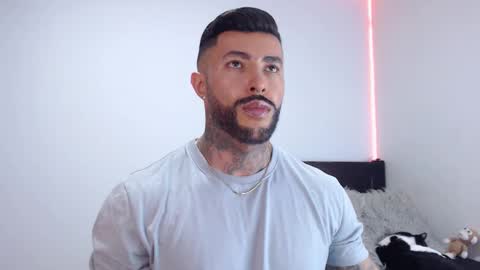 Independent Model online show from 10/01/25, 03:01