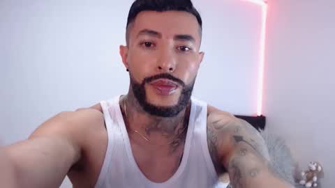 Independent Model online show from 11/21/25, 03:49