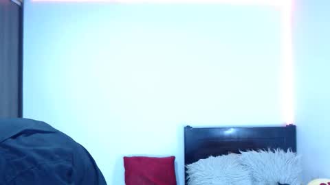 Independent Model online show from 01/08/26, 03:20