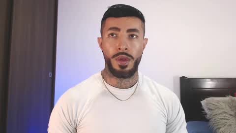 Independent Model online show from 04/09/26, 02:44