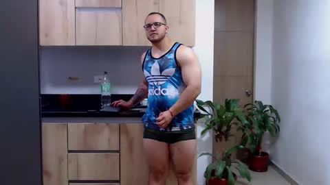 Snapshot of maximussantorini chatting on 02/11/26, 01:43 maximus online show from 02/11/26, 01:43