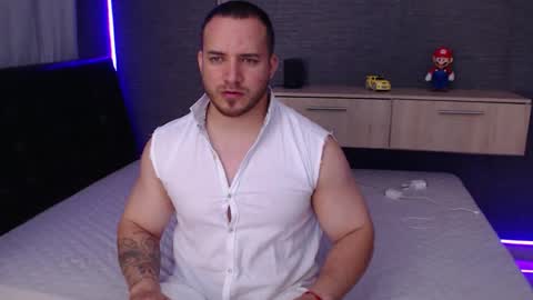 Snapshot of maximussantorini chatting on 02/15/26, 12:51 maximus online show from 02/15/26, 12:51