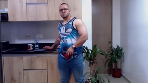 Snapshot of maximussantorini chatting on 03/22/26, 12:58 maximus online show from 03/22/26, 12:58