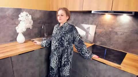 Snapshot of maxinefrary chatting on 02/23/25, 05:18 Lucy online show from 02/23/25, 05:18