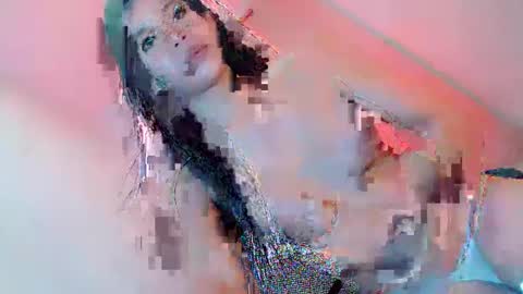 Snapshot of maxinelove1 chatting on 03/02/25, 05:44 Maxinesexy online show from 03/02/25, 05:44
