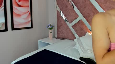 Maxi Rogers online show from 11/30/25, 11:58