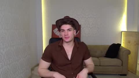 Snapshot of maxkaiden chatting on 02/11/25, 11:21 MaxKaiden online show from 02/11/25, 11:21