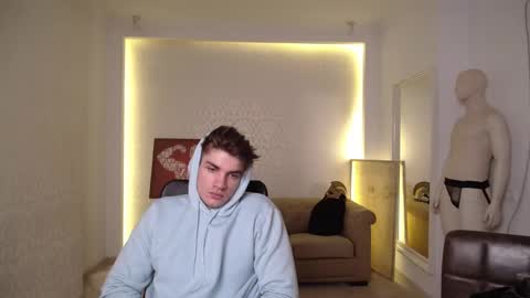 Snapshot of maxkaiden chatting on 02/14/25, 09:24 MaxKaiden online show from 02/14/25, 09:24