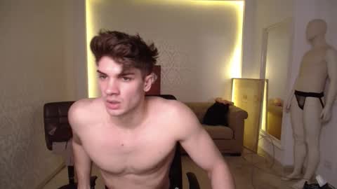 Snapshot of maxkaiden chatting on 02/19/25, 08:33 MaxKaiden online show from 02/19/25, 08:33