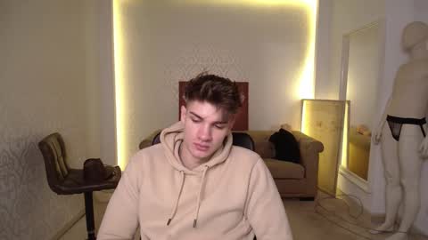 Snapshot of maxkaiden chatting on 02/24/25, 05:33 MaxKaiden online show from 02/24/25, 05:33