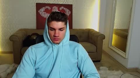 Snapshot of maxkaiden chatting on 09/14/25, 04:44 MaxKaiden online show from 09/14/25, 04:44