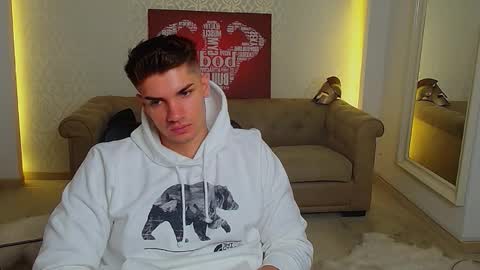 Snapshot of maxkaiden chatting on 09/19/25, 04:47 MaxKaiden online show from 09/19/25, 04:47