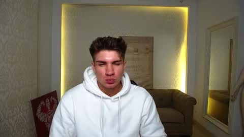 Snapshot of maxkaiden chatting on 10/03/25, 06:43 MaxKaiden online show from 10/03/25, 06:43